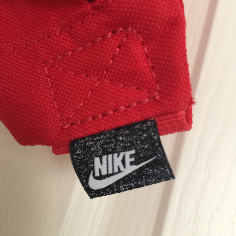 ❤️❤️❤️New Nike Red belt/fanny pack bag❤️❤️❤️ - Picture 9 of 10